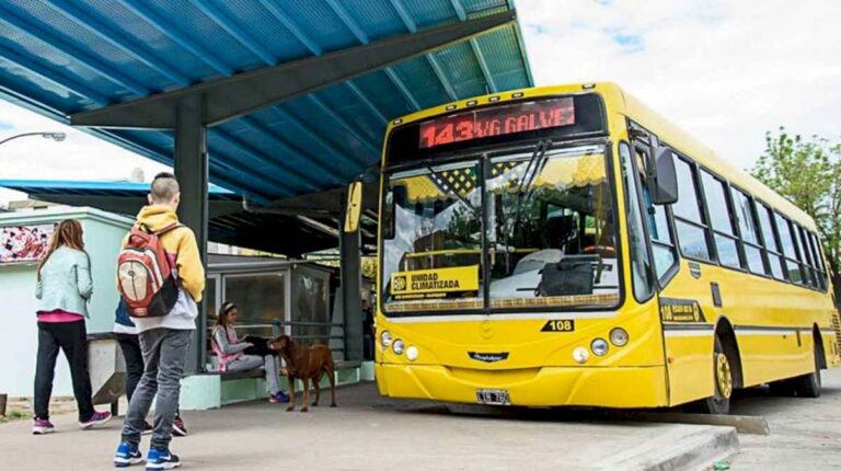 rosario,-paralizada-por-la-violencia-narco:-no-hay-colectivos,-taxis-ni-clases