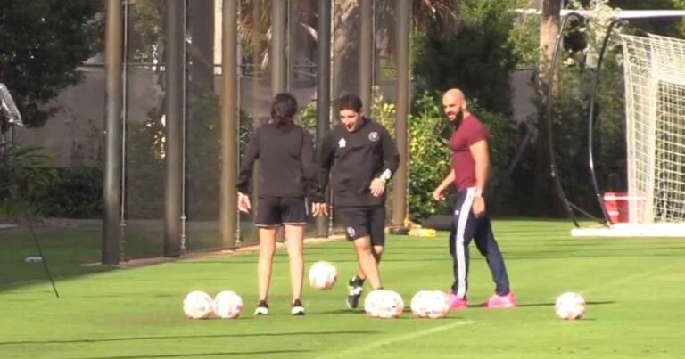 custodio-de-lionel-messi-y-futbolero:-se-viralizo-un-video-de-yassine-cheuko-jugando-con-una-pelota