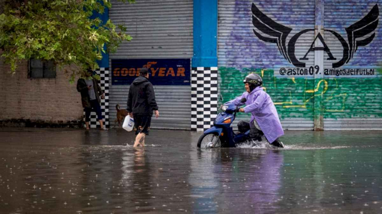 temporal-en-el-amba:-cuando-deja-de-llover,-como-funcionan-los-transportes-y-la-alerta-de-granizo-vigente