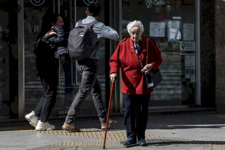 el-gobierno-prepara-un-aumento-para-jubilados-desde-abril-y-por-inflacion