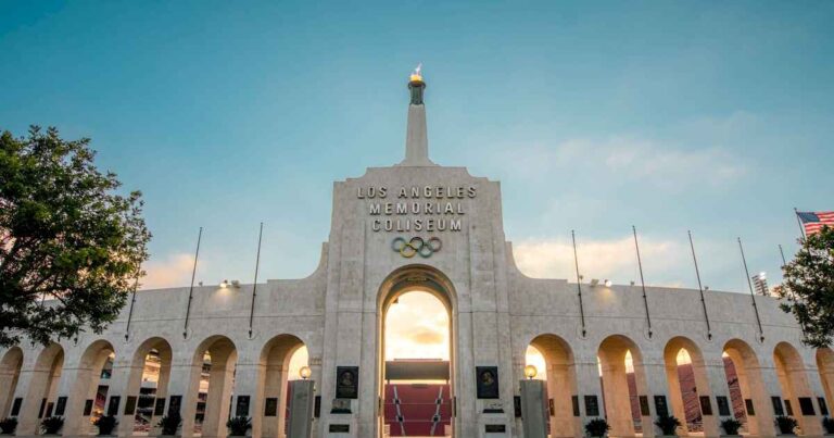 la-impactante-historia-del-estadio-de-los-angeles-donde-juega-argentina:-del-primer-oro-olimpico-del-atletismo-al-nacimiento-de-la-scaloneta