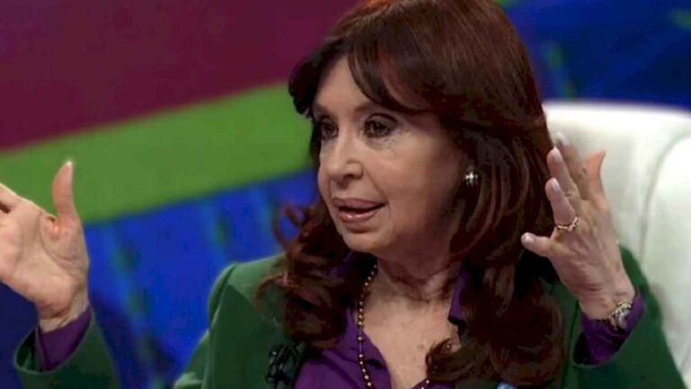 cristina-kirchner-apunto-a-javier-milei-por-la-situacion-del-pais:-«el-cuadro-se-agrava-cada-vez-mas»