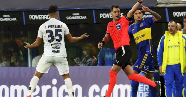 copa-sudamericana:-se-difundio-el-var-de-la-polemica-en-boca-vs-trinidense-y-el-pedido-de-penal