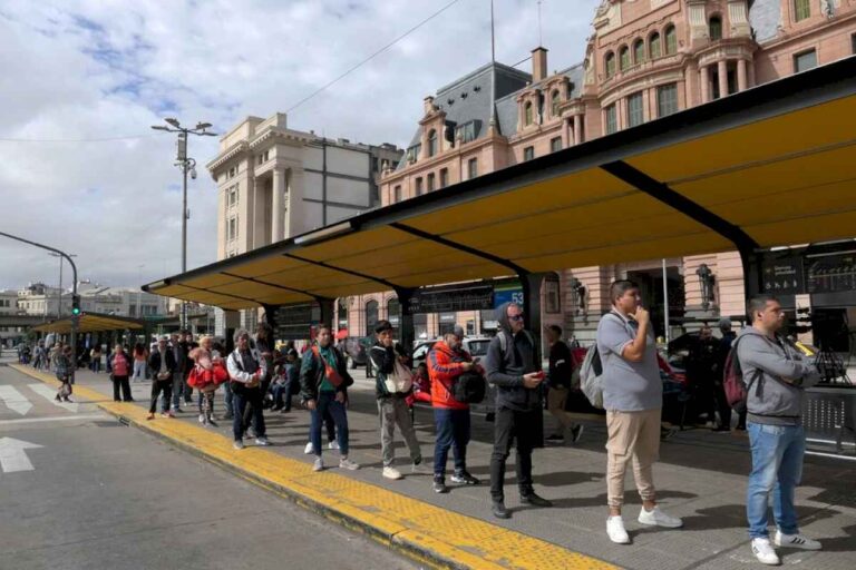 levantaron-el-paro-pero-esperan-cobrar-lo-adeudado-antes-del-25