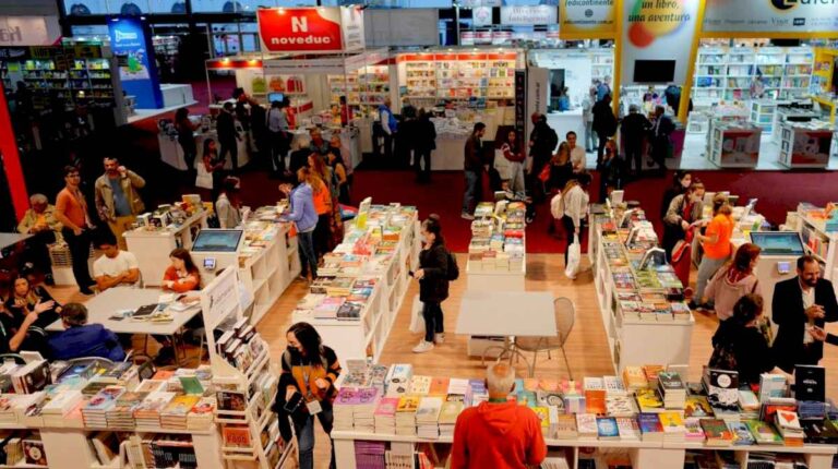 feria-del-libro-2024:-los-descuentos-vigentes,-quienes-ingresan-gratis-y-cuanto-salen-las-entradas