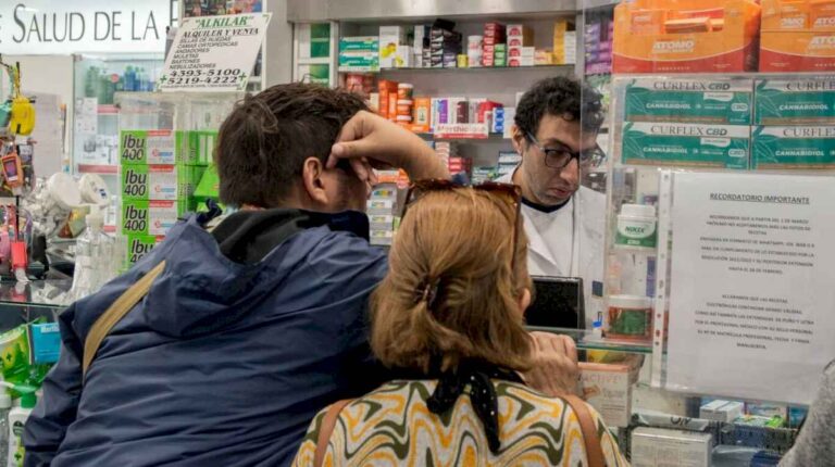 la-justicia-anulo-dos-articulos-del-dnu-de-milei-y-ordeno-que-los-medicamentos-solo-se-vendan-en-farmacias