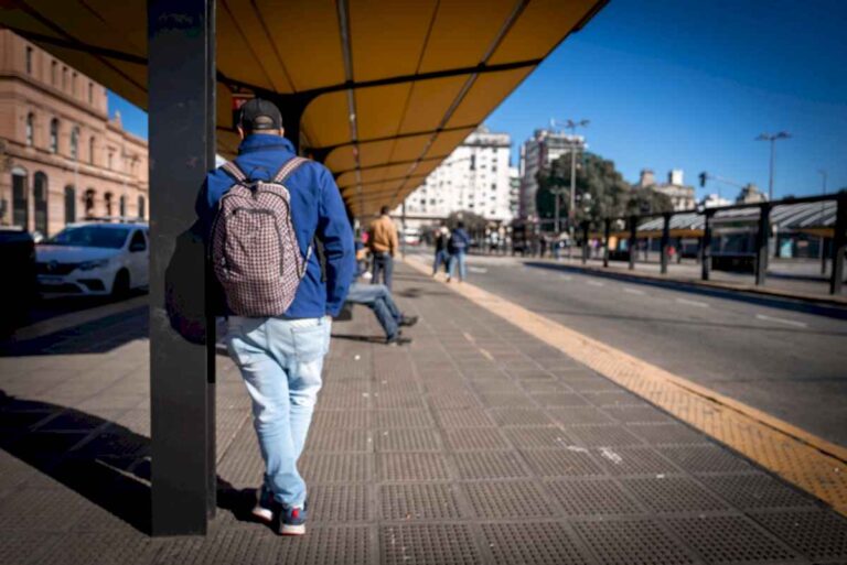 la-uta-anuncio-un-paro-parcial-de-colectivos-por-falta-de-pago:-la-respuesta-del-gobierno