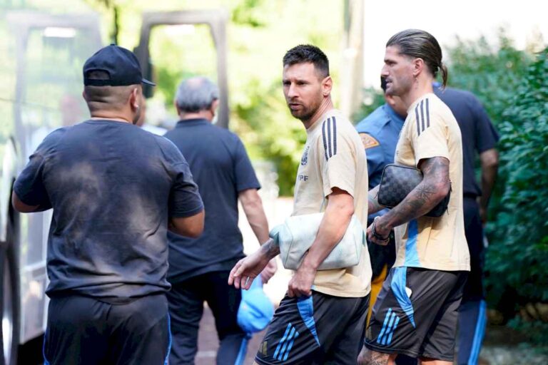 copa-america-2024-|-la-seleccion-argentina-entrena-en-nueva-jersey,-con-la-mira-en-la-semifinal