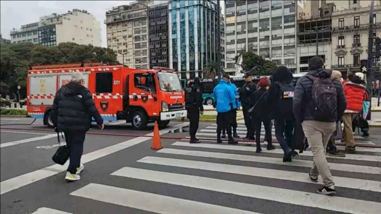 la-linea-c-del-subte-estuvo-interrumpida-por-la-presencia-de-humo-en-la-estacion-avenida-de-mayo