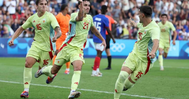 espana-es-campeon-olimpico-y-dejo-segundo-a-francia:-ocho-goles,-tiros-en-los-palos,-gambetas-endiabladas,-pierna-fuerte,-sol-potente-y-lluvia-copiosa-en-una-final-de-locos-en-paris-2024