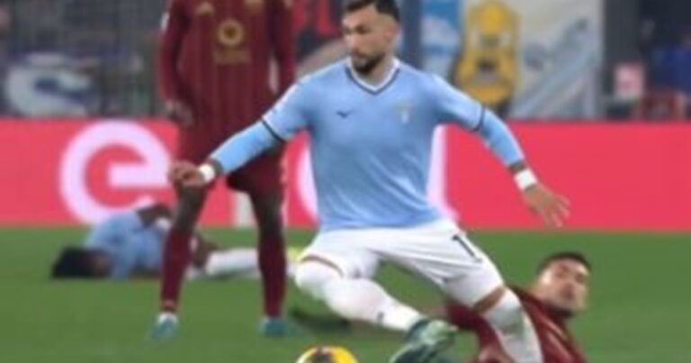 Video: la patada de Leandro Paredes a Taty Castellanos
