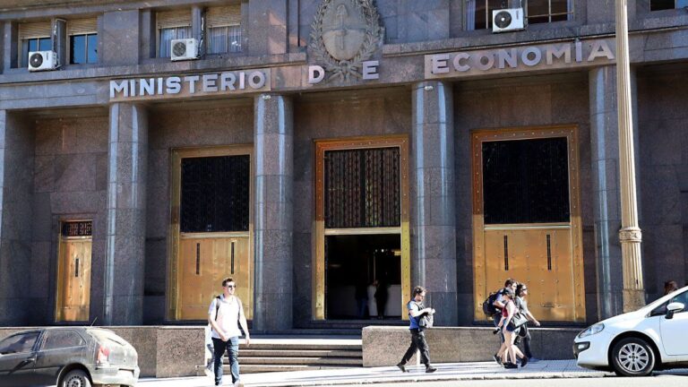 Fondos fidunciarios disueltos: Economía aclaró que pasará con los recursos no utilizados