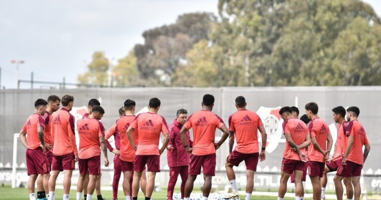 Gallardo espera la evolución de Meza de su tendinitis y evalúa si rota contra San Lorenzo
