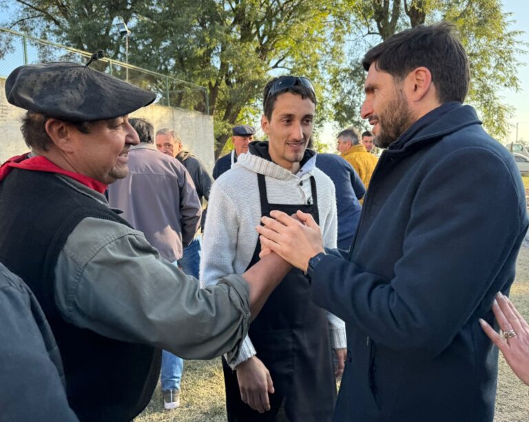 Los productores de Caseros agradecieron a Pullaro por la inversión en el campo y la baja de impuestos