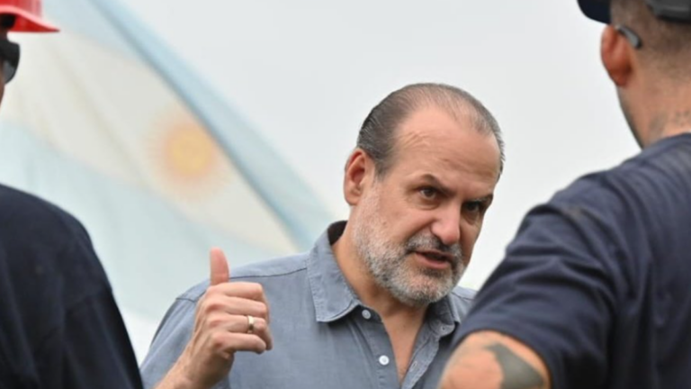 El intendente de Bahía Blanca lloró durante la conferencia de prensa por el temporal