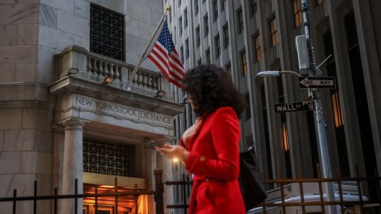 Wall Street volátil: los operadores bursátiles ya no se animan a comprar durante las caídas