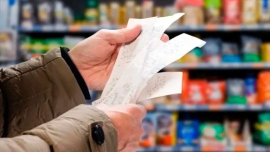 La inflación se aceleró a 2,4% en febrero y acumuló un alza de 66,9% en el último año