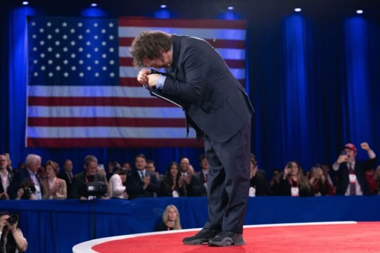 Milei volvió sin la foto con Donald Trump, mientras se dispara el dólar y el riesgo país