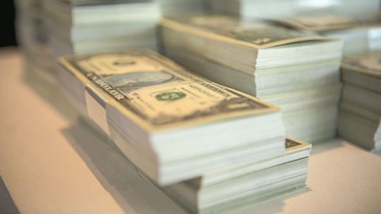 Anibal Urios: La gente festeja la salida del dólar sin entender cómo le afecta