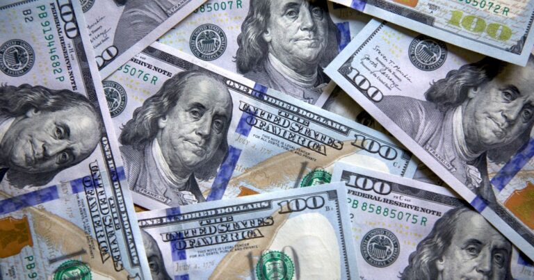 Subieron el dólar, las acciones y los bonos