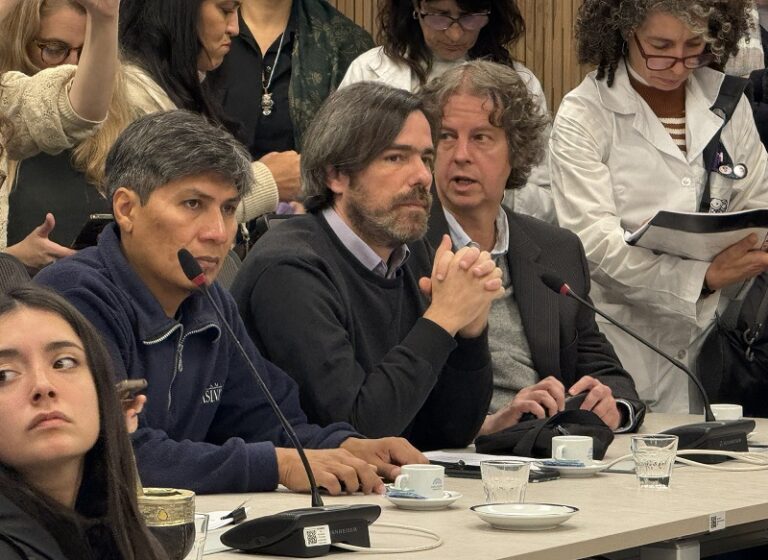 Del Caño y Castillo en apoyo al Garrahan: El Gobierno pone en riesgo la vida de nuestros niños