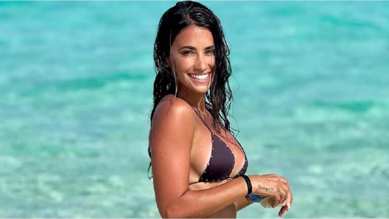 Antonela Roccuzzo encendió las redes con una foto en bikini en una playa caribeña