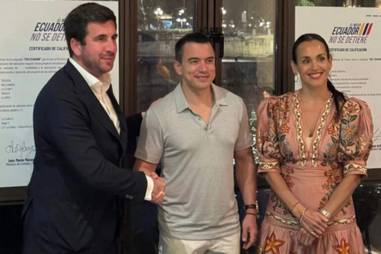 El presidente Noboa atrajo inversión de USD 700 millones con megaproyectos solares
