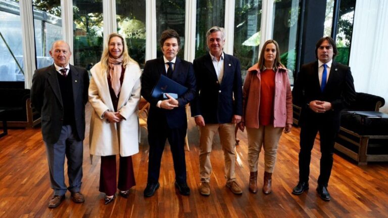 Javier Milei se reunió con la Mesa de Enlace: insistieron con el reclamo por retenciones al campo
