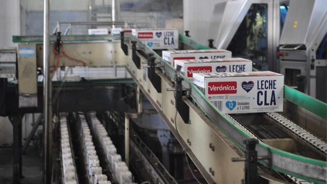Despidos por Zoom: gigante lácteo recortará cientos de empleos y profundiza su crisis