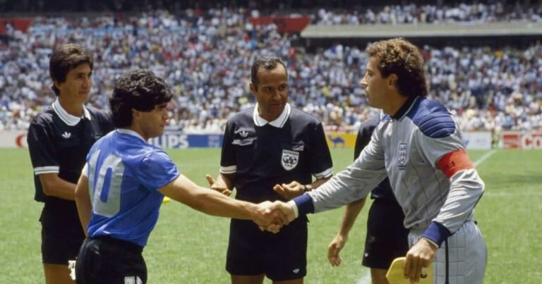Se subastará el buzo que usó Peter Shilton en el partido de la Mano de Dios y el Gol del Siglo