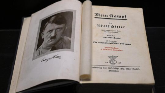 Mi lucha de Adolf Hitler cumple 100 años: la base ideológica del horror