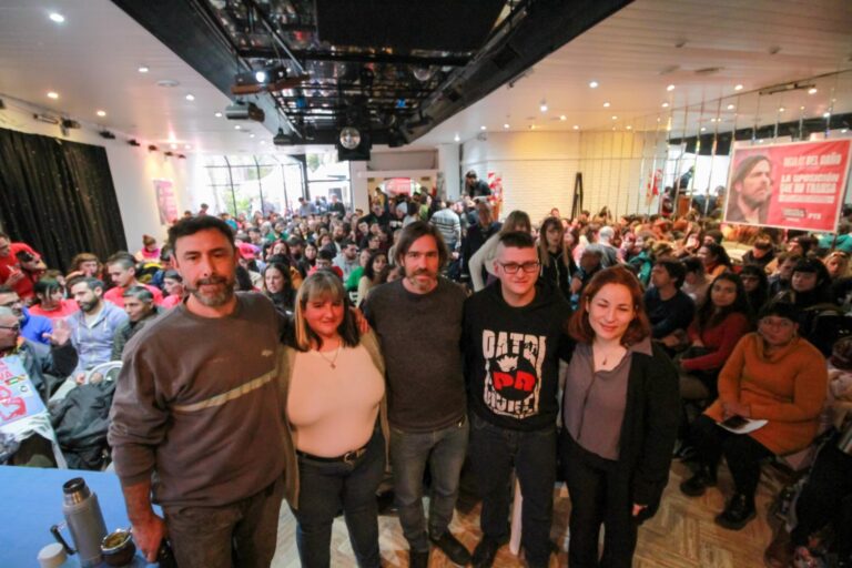 Nicolás Del Caño junto a cientos de estudiantes y trabajadores en el sur del conurbano