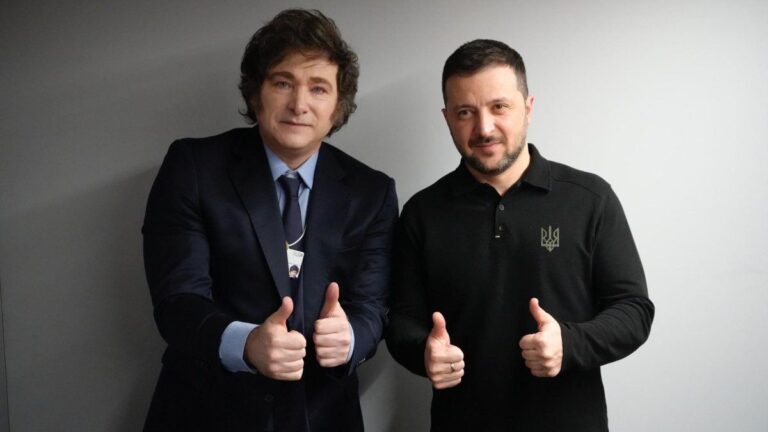 Javier Milei mantiene una conversación telefónica con Volodimir Zelenski