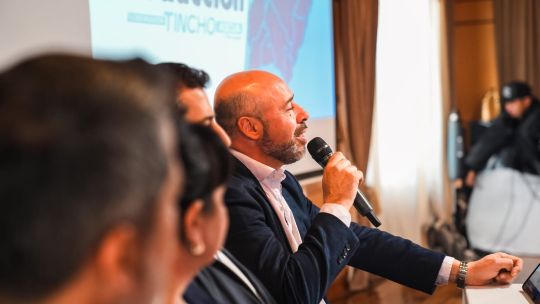 Elecciones en Corrientes: Tincho Ascúa promete alquilar las residencias oficiales para financiar viviendas sociales