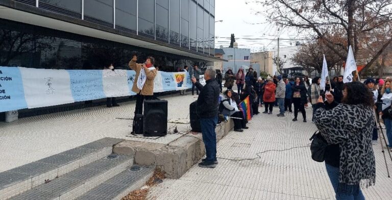 Conflicto y elección en ATECh. Fortalecer la unidad de los que luchan junto al Frente Lila