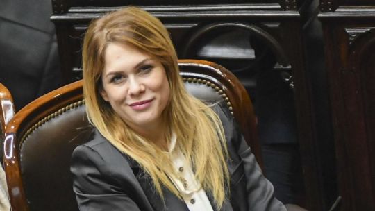 Los chats de Lilia Lemoine abren un nuevo frente interno: Santiago Caputo es amigo o enemigo?