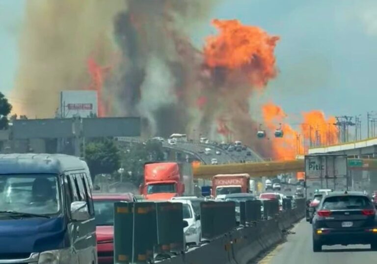 México | Un camión cisterna explotó en una autopista: hay al menos tres muertos y 70 heridos
