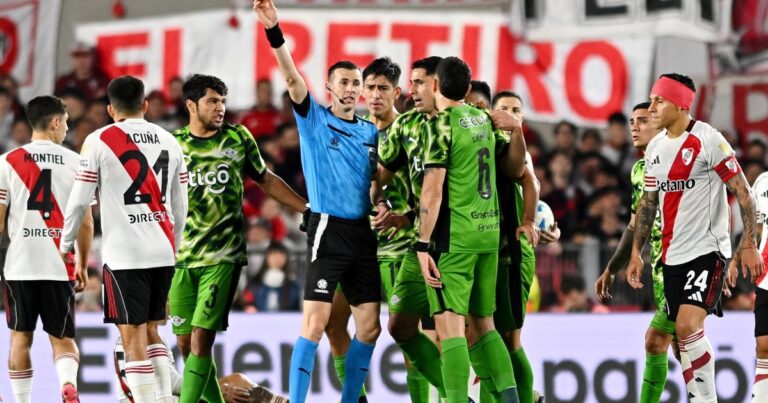 Los árbitros para las revanchas de cuartos de final de la Copa Libertadores