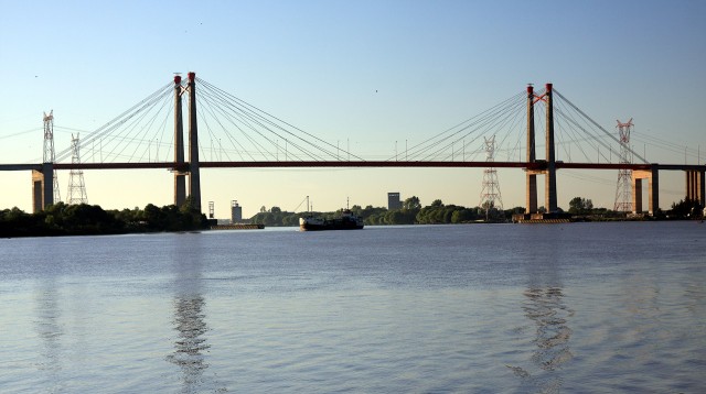 Milei anunció el proyecto de un nuevo puente con país limítrofe: sorprendió la elección