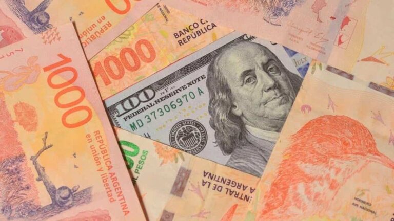 Dólar blue y dólar oficial hoy minuto a minuto: a cuánto cotizan este domingo 19 de octubre