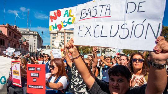 Rechazo opositor al dictamen que deroga las leyes de Financiamiento Universitario y de Discapacidad