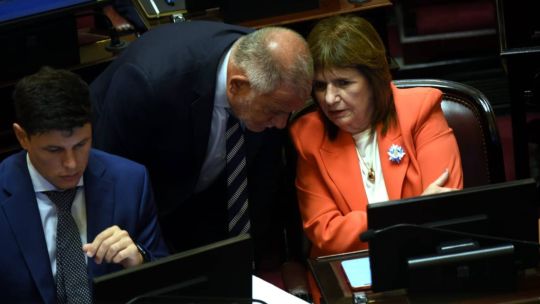 Reforma Laboral, en vivo: «Los empleados tienen coronita?» y otras chicanas sobrevuelan el recinto