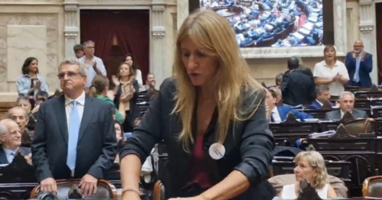 Gritos entre Lemoine y Carignano, micrófonos desconectados, «No soy Bad Bunny» y las cadenas de Pietragalla: los momentos insólitos de la sesión por la reforma laboral