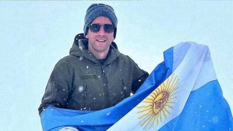 La AFA puso el avión y se adjudicó la negociación por la liberación de Nahuel Gallo