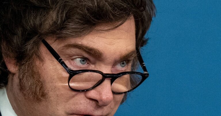 Habrá que bancársela: Milei se prepara para una inflación que baja muy lento y por si pierde Trump