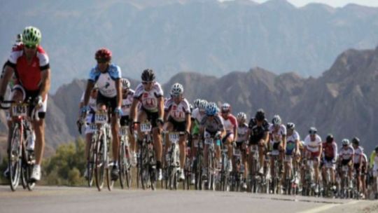 LÉtape Argentina activa el turismo deportivo en Córdoba con mas de 2.500 ciclistas