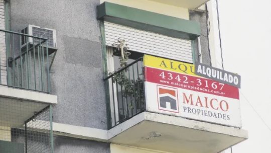 Edificios de departamentos en un barrio de la Ciudad de Buenos Aires