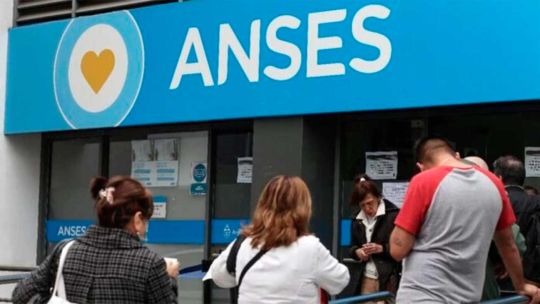 Logo de ANSES en un fondo azul con detalles de pago