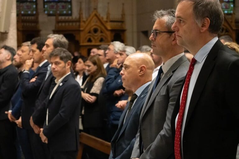 Acto en la Basílica de Luján con presencia de autoridades políticas