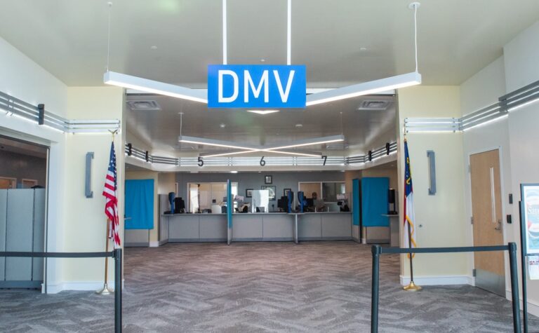 Edificio del Departamento de Vehículos Motorizados (DMV) de Chicago